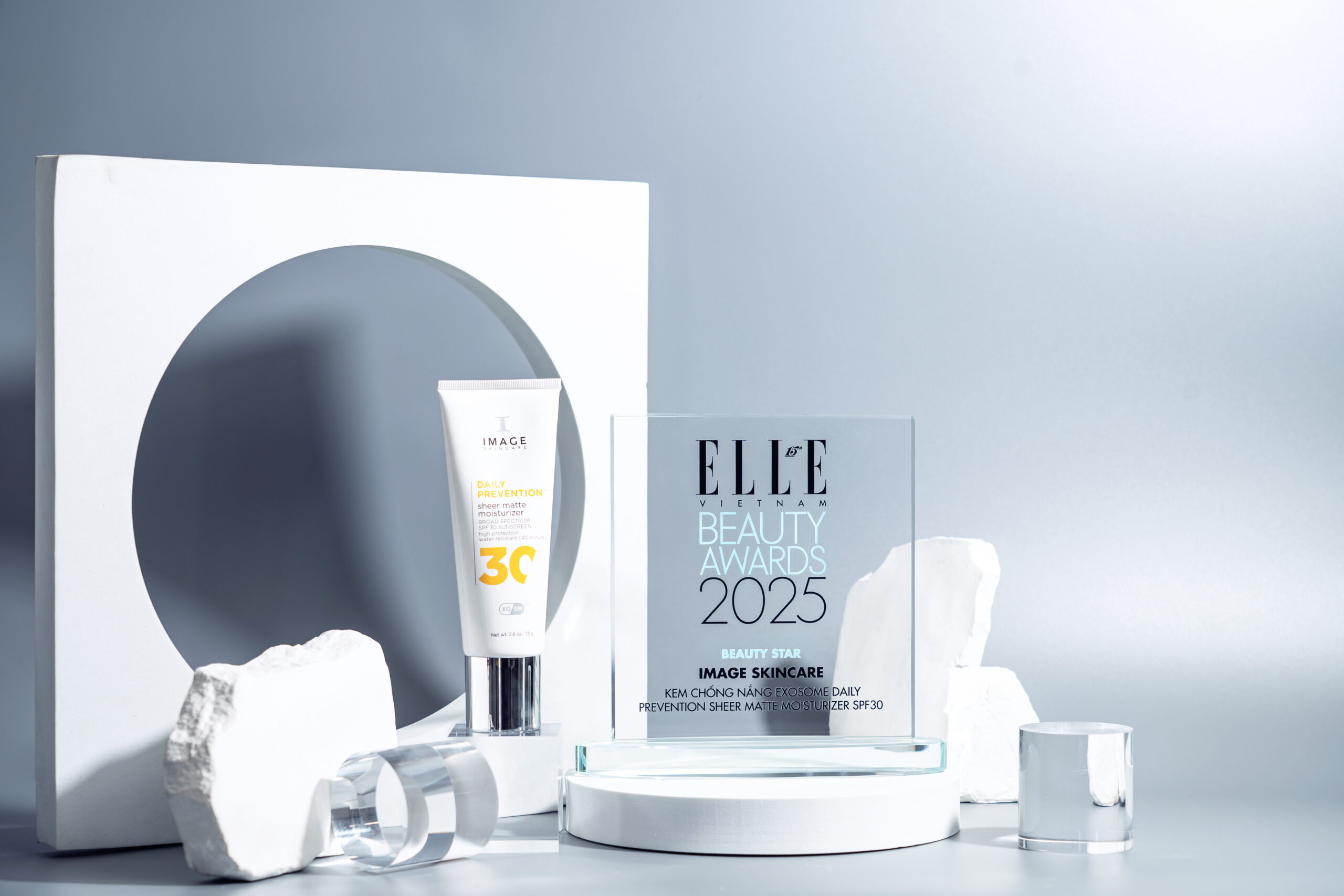 Kem chống nắng DAILY PREVENTION Sheer Matte Moisturizer giành giải Beauty Star tại ELLE Awards 2025